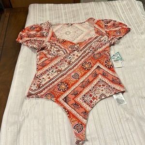 Guess ruffled sleeve body suit women’s Large